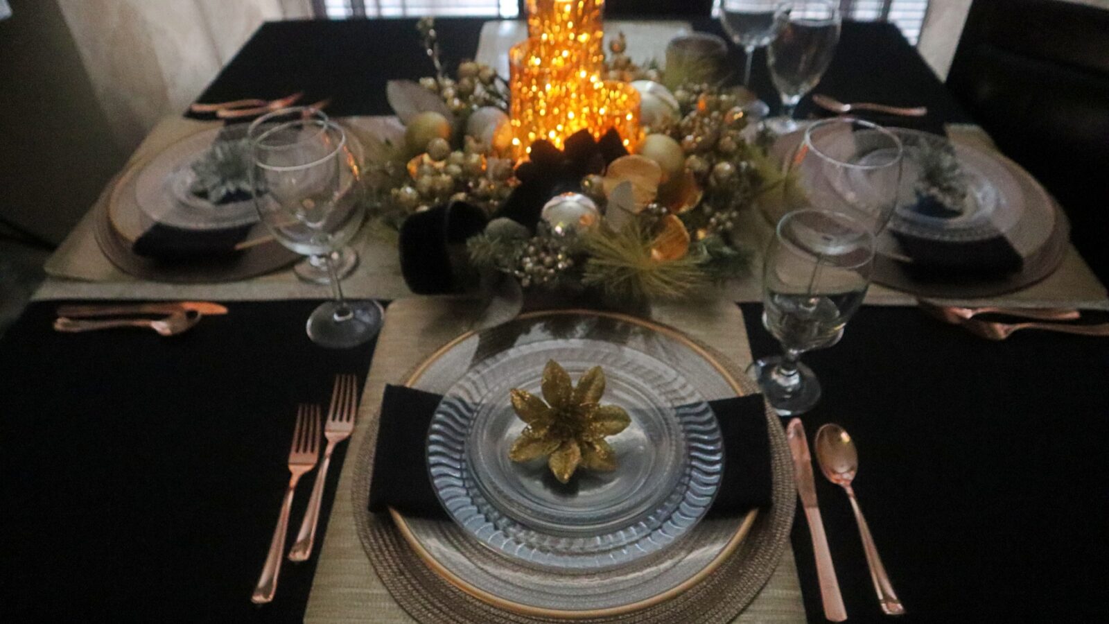 How to Style a Small Dinner Table for the Holidays. - Cook Style Eat ...